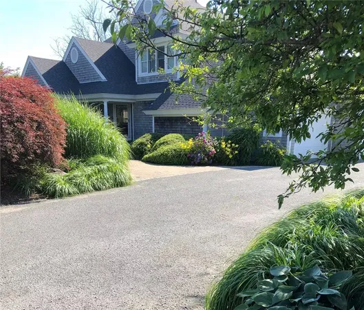 $10,000 | 611 Wolcott Avenue, Middletown, RI 02842