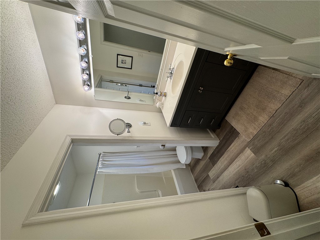 2011 Ridgeview Lane Seneca, SC 29678 - Photo 24 of 34 Upstairs bath suite.