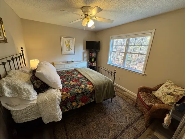 $2,750 | 2011 Ridgeview Lane, Seneca, SC 29678