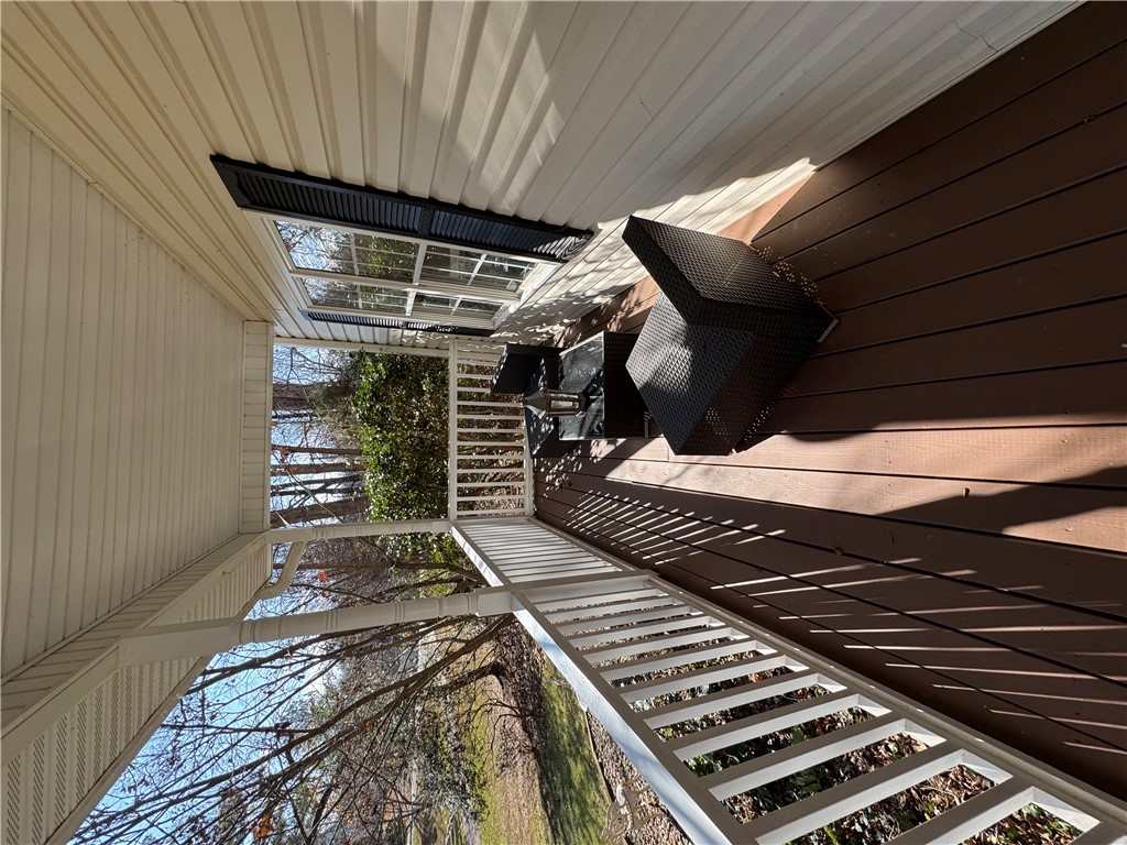 2011 Ridgeview Lane Seneca, SC 29678 - Photo 4 of 34 Sitting area
