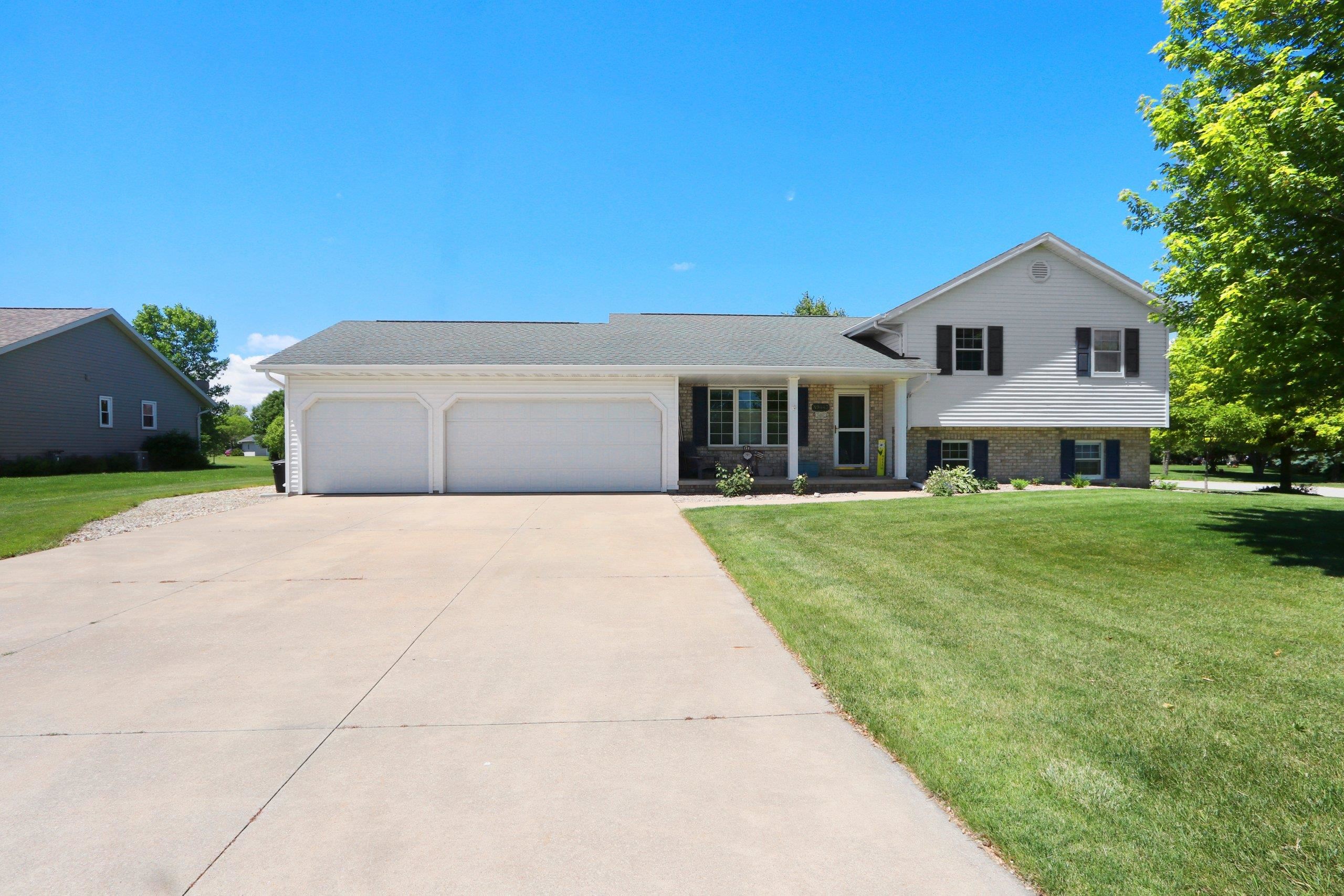 N9443 Handel Drive Appleton, WI 54915 - Photo 2 of 71
