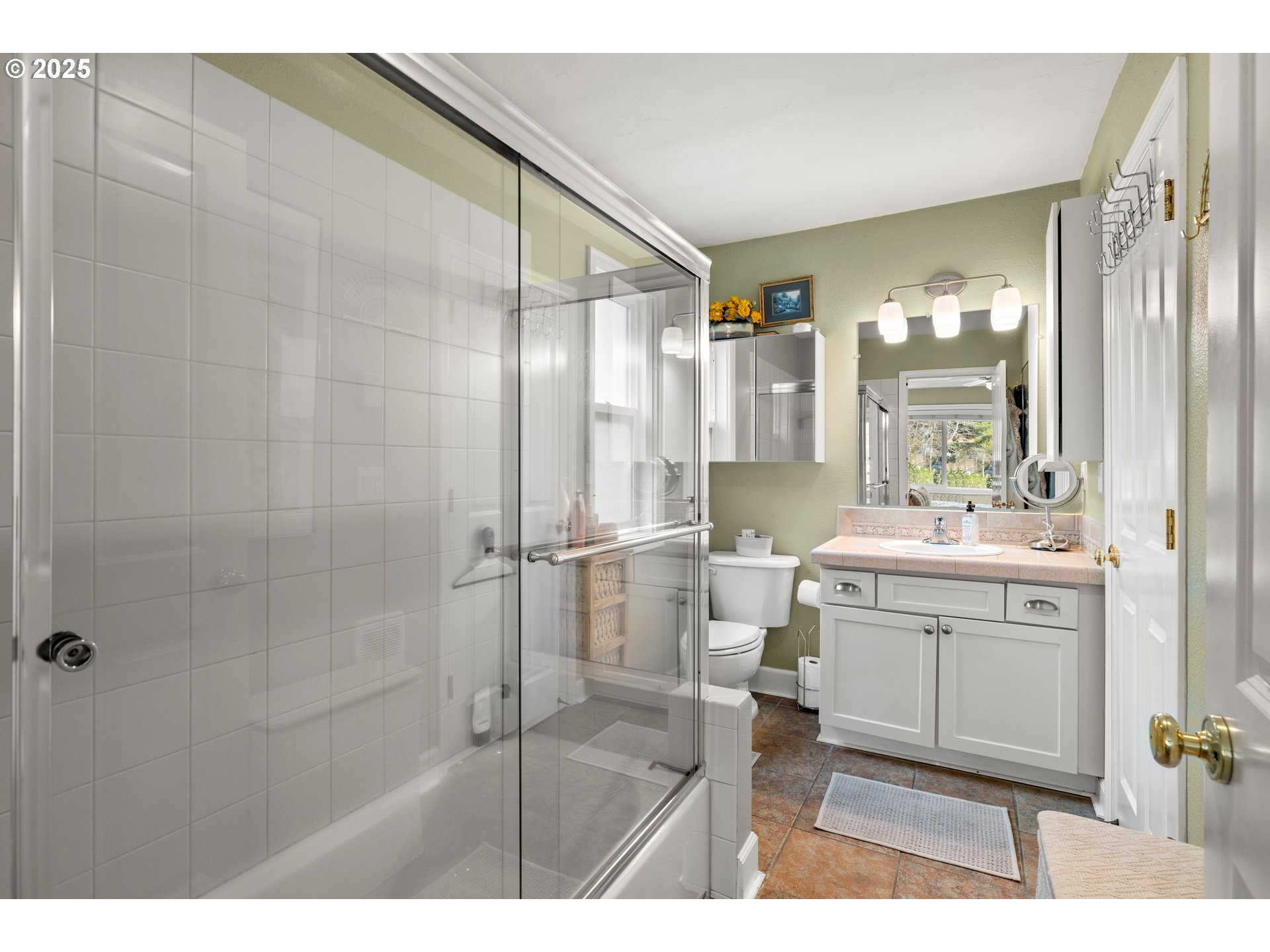 196 Ridgeway Road Lake Oswego, OR 97034 - Photo 11 of 23