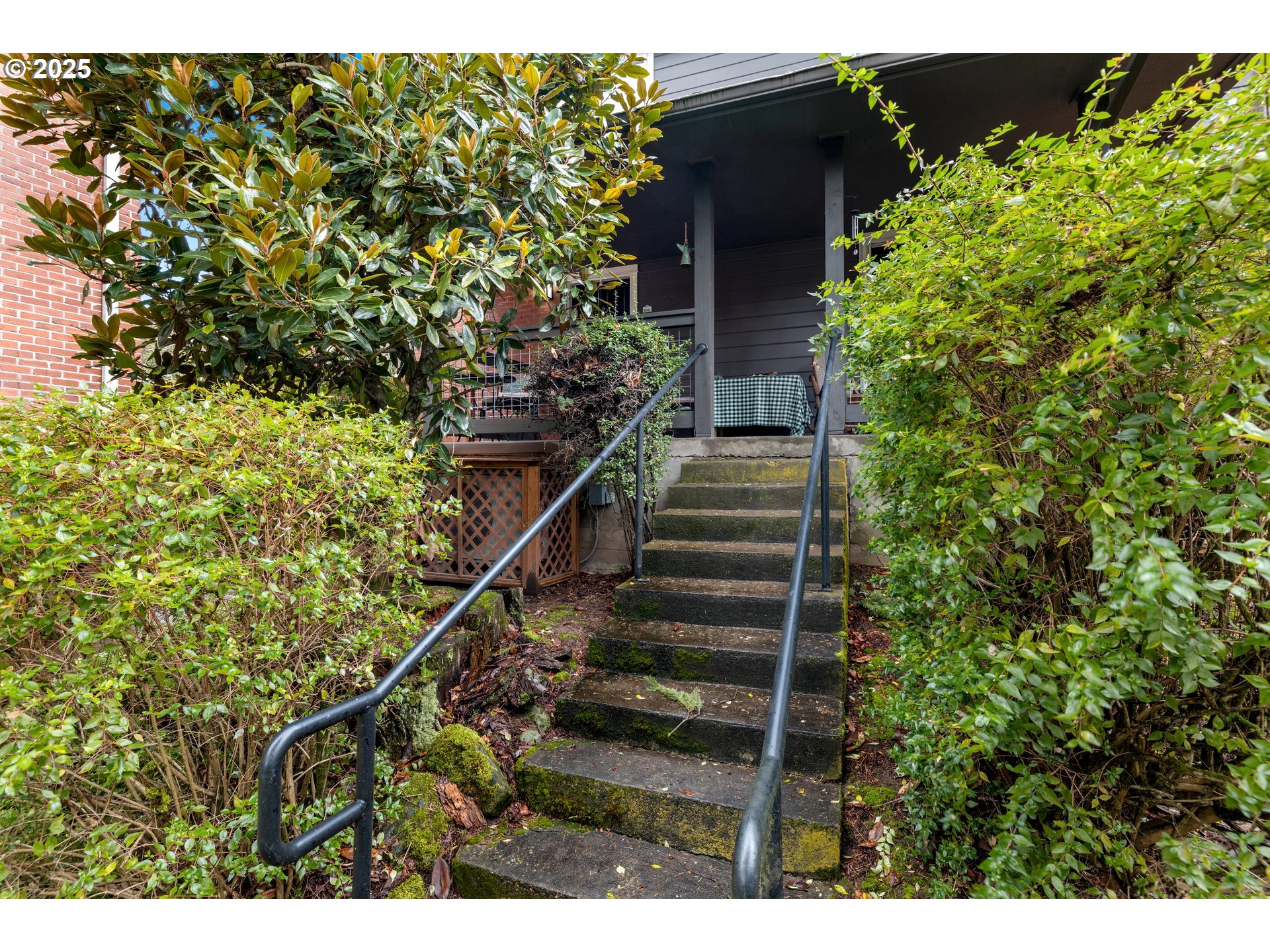 196 Ridgeway Road Lake Oswego, OR 97034 - Photo 3 of 23