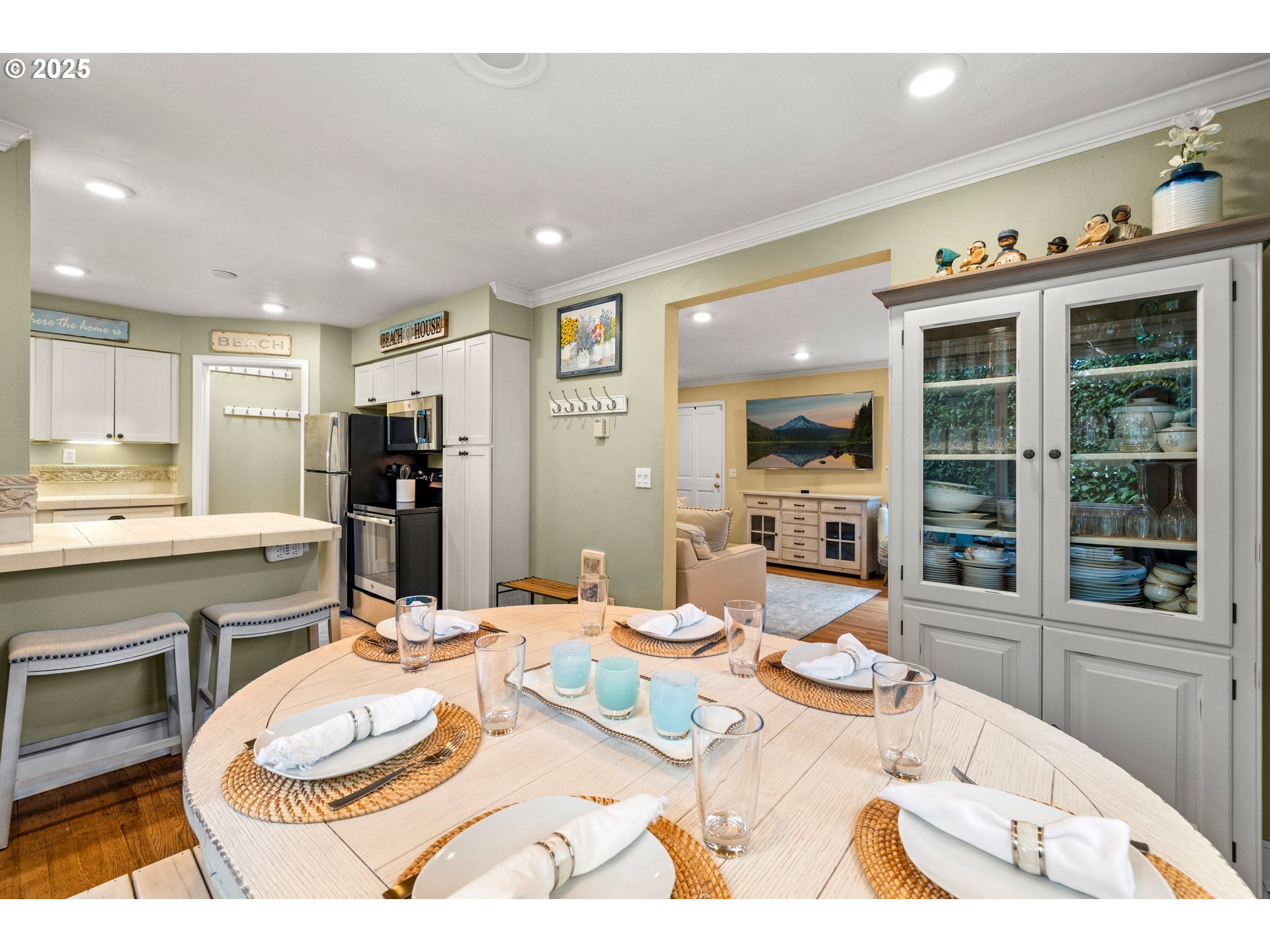 196 Ridgeway Road Lake Oswego, OR 97034 - Photo 6 of 23