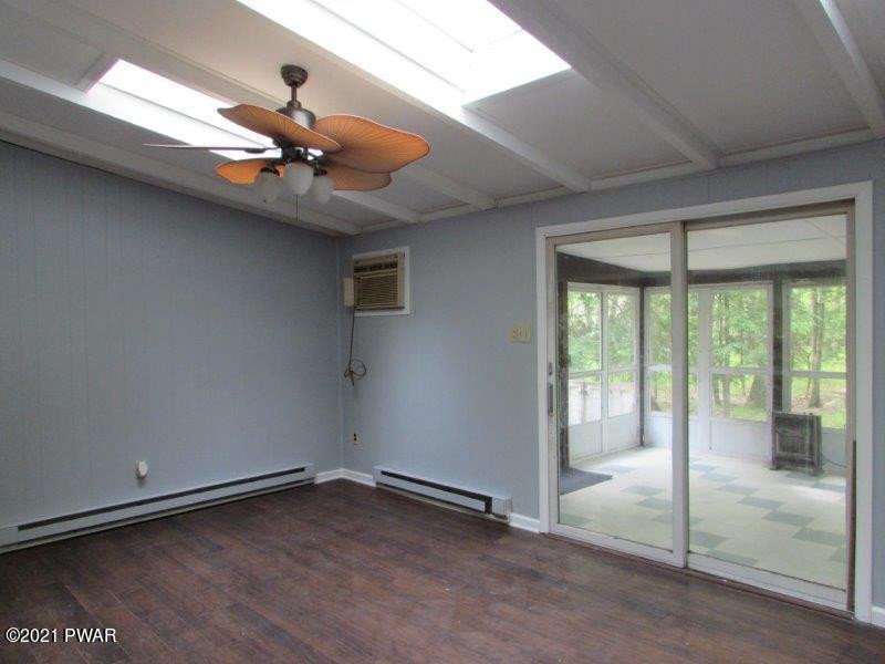 538 Maple Ridge Drive Hawley, PA 18428 - Photo 3 of 26