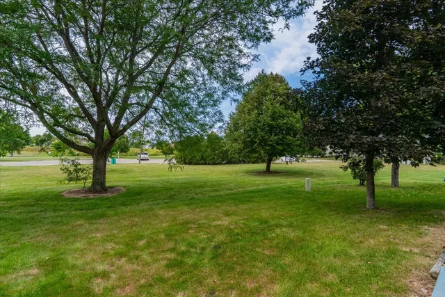 $224,900 | 46 Parkshores Drive, Bloomington, IL 61701