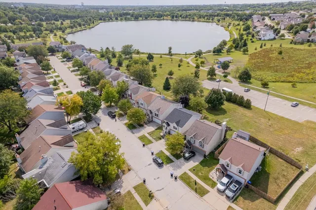 $224,900 | 46 Parkshores Drive, Bloomington, IL 61701