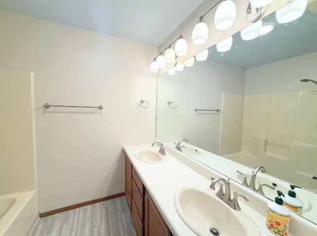 $224,900 | 46 Parkshores Drive, Bloomington, IL 61701