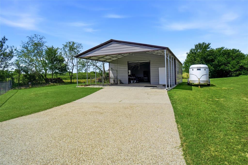 124 Carnes Court Springtown, TX 76082 - Photo 35 of 40