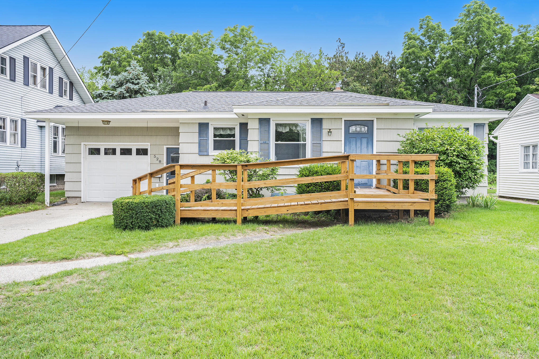 528 Graafschap Road Holland, MI 49423 - Photo 1 of 21 DSC05776
