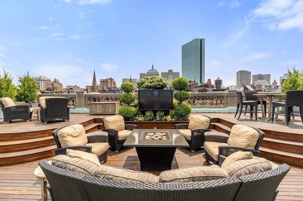 150 Beacon Street, Unit PH Boston, MA 02116 - Photo 2 of 24