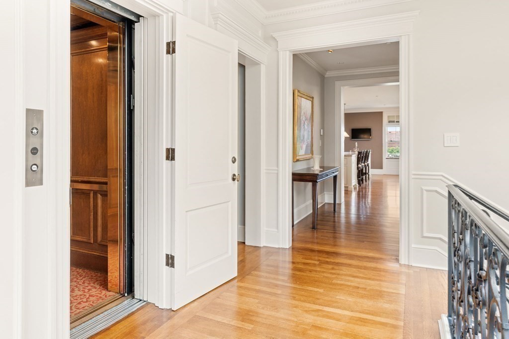 150 Beacon Street, Unit PH Boston, MA 02116 - Photo 4 of 24 a view interior of the house