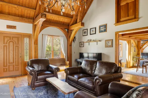 $1,195,000 | 115 Bellwood Lane, Saugerties, NY 12477