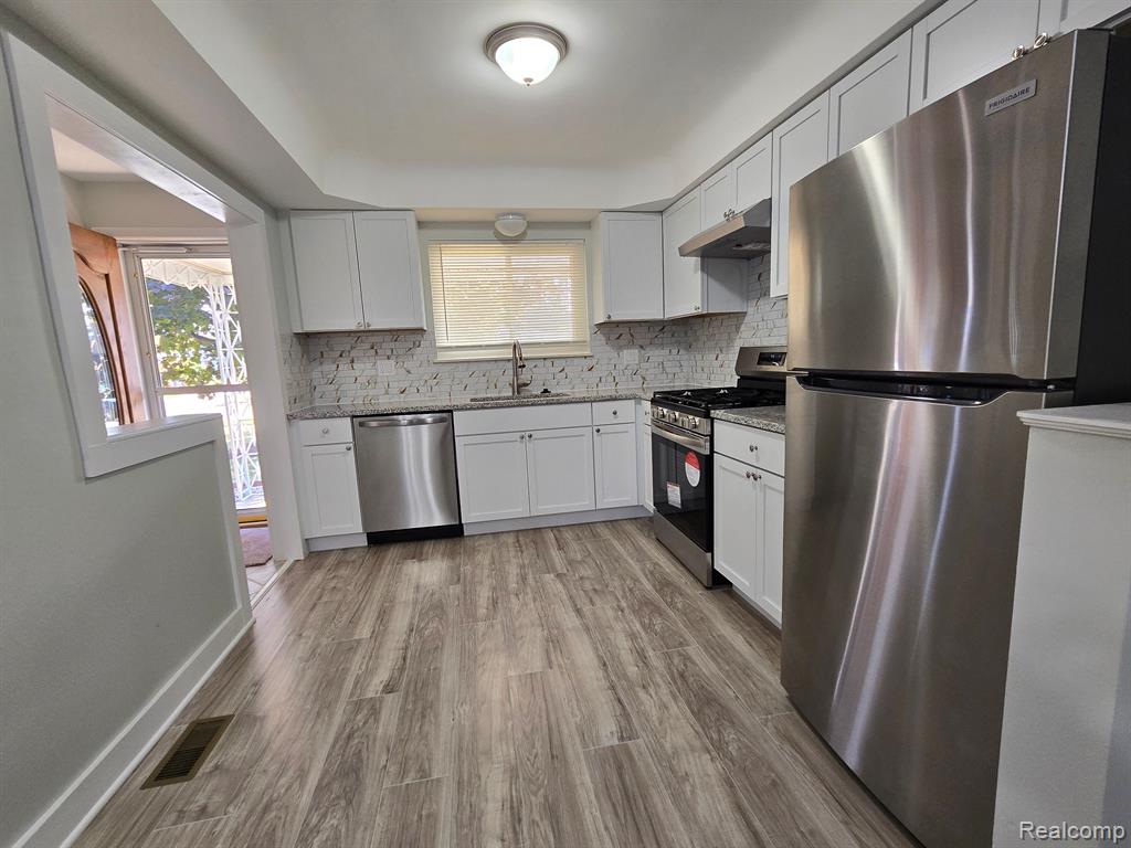 8189 Potomac Center Line, MI 48015 - Photo 13 of 49