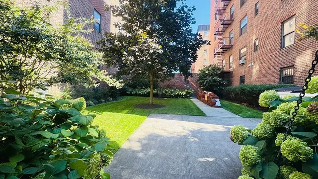 $200,000 | 32-22 91st Street, Unit 106 | Jackson Heights