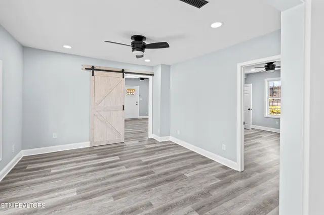 $299,000 | 125 North Chamberlain Avenue, Rockwood, TN 37854