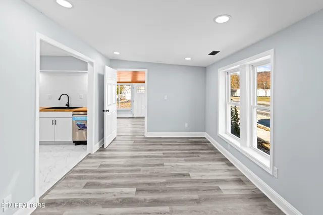 $299,000 | 125 North Chamberlain Avenue, Rockwood, TN 37854