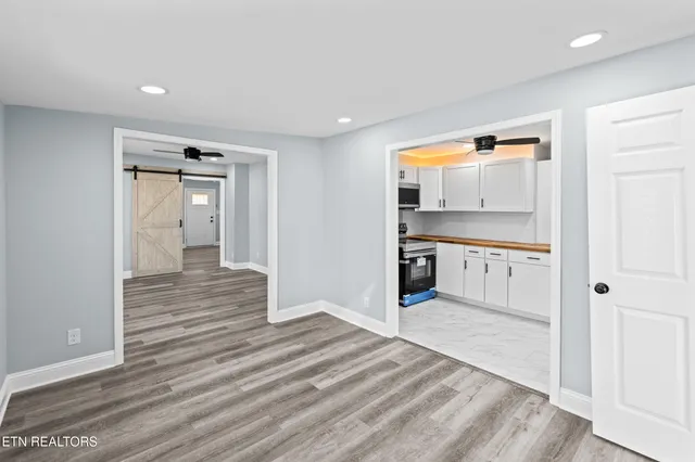 $299,000 | 125 North Chamberlain Avenue, Rockwood, TN 37854