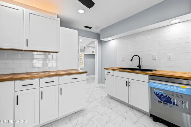 $299,000 | 125 North Chamberlain Avenue, Rockwood, TN 37854