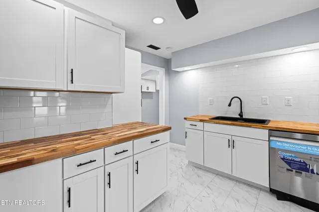 $299,000 | 125 North Chamberlain Avenue, Rockwood, TN 37854