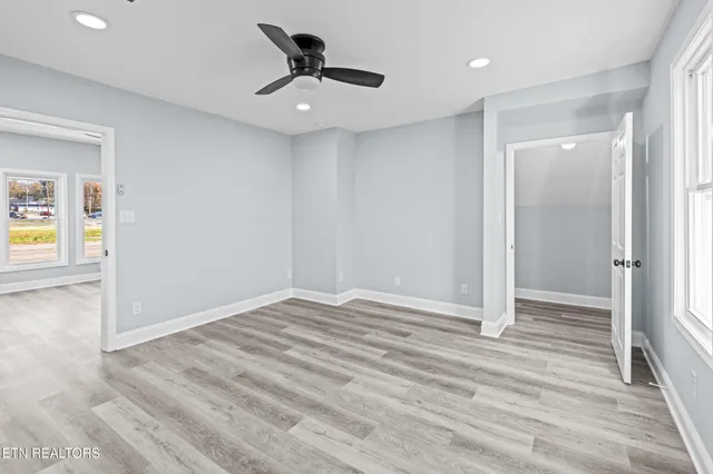 $299,000 | 125 North Chamberlain Avenue, Rockwood, TN 37854