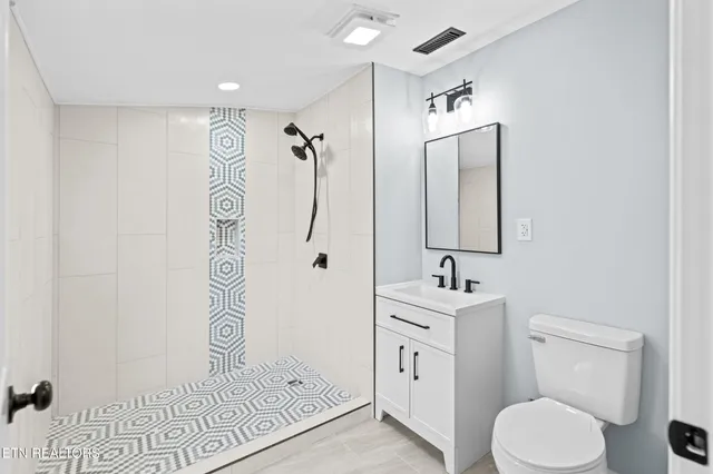 $299,000 | 125 North Chamberlain Avenue, Rockwood, TN 37854