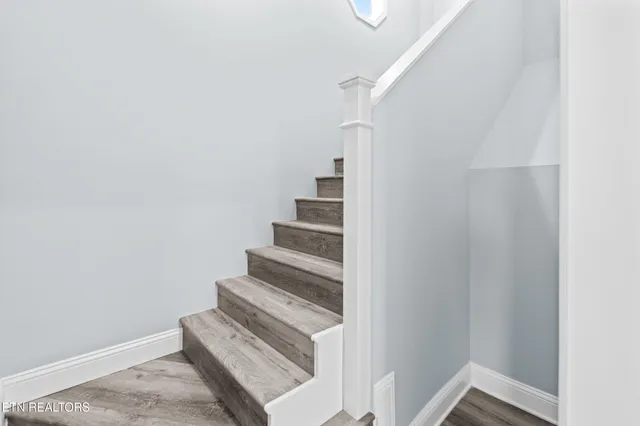 $299,000 | 125 North Chamberlain Avenue, Rockwood, TN 37854