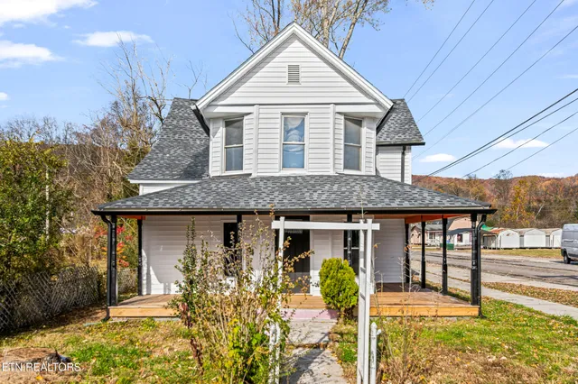 $299,000 | 125 North Chamberlain Avenue, Rockwood, TN 37854