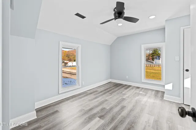 $299,000 | 125 North Chamberlain Avenue, Rockwood, TN 37854