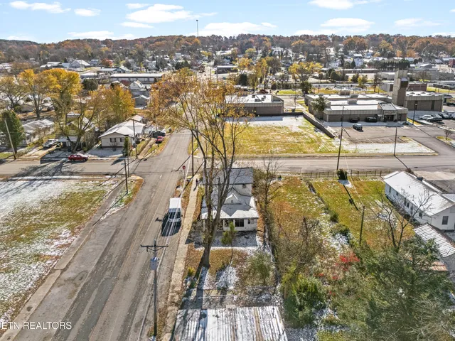 $299,000 | 125 North Chamberlain Avenue, Rockwood, TN 37854