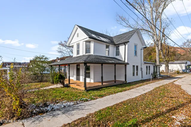 $299,000 | 125 North Chamberlain Avenue, Rockwood, TN 37854