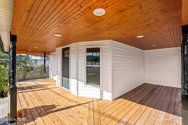 $299,000 | 125 North Chamberlain Avenue, Rockwood, TN 37854