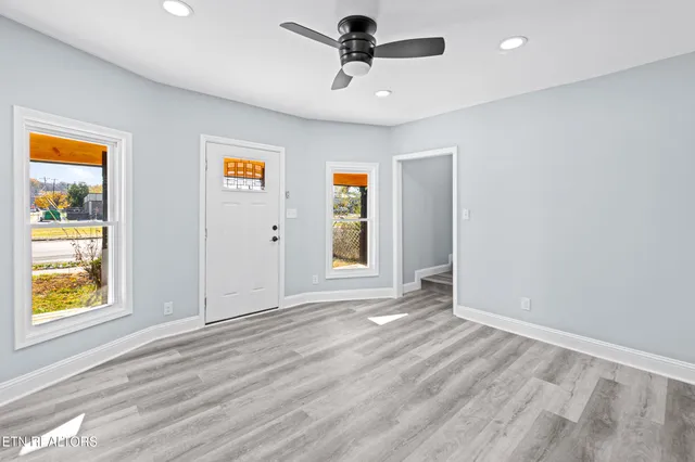 $299,000 | 125 North Chamberlain Avenue, Rockwood, TN 37854