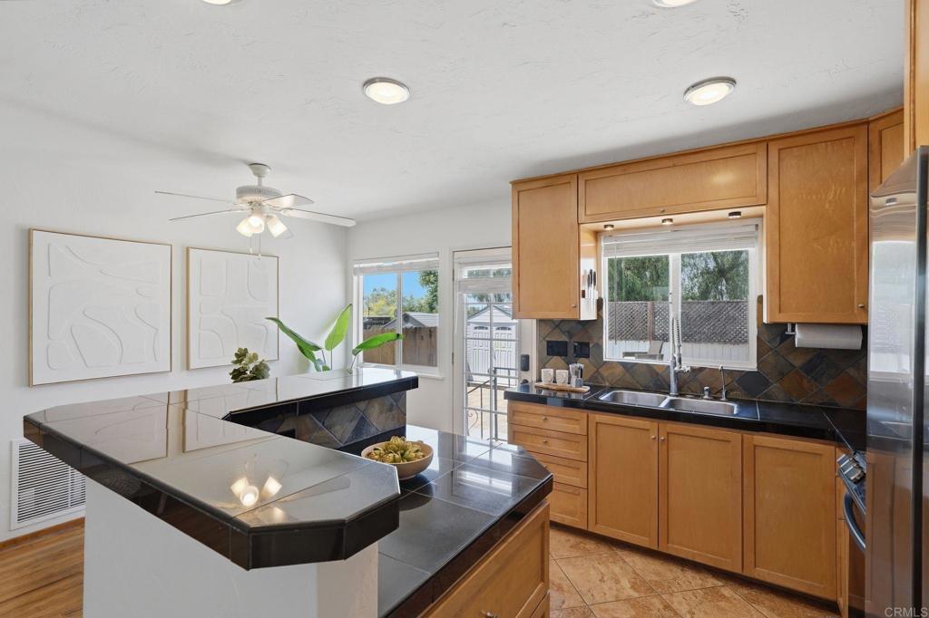 7022 Jeanne Road Lemon Grove, CA 91945 - Photo 13 of 41