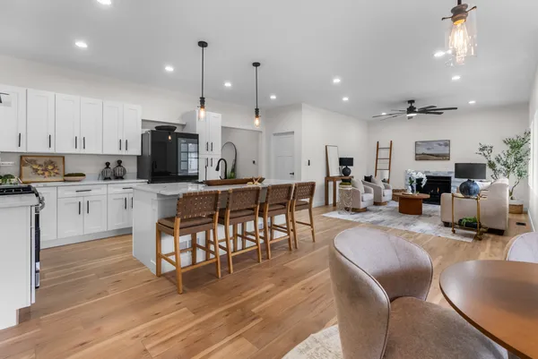 $445,000 | 17 West Dearborn Street, Plano, IL 60545