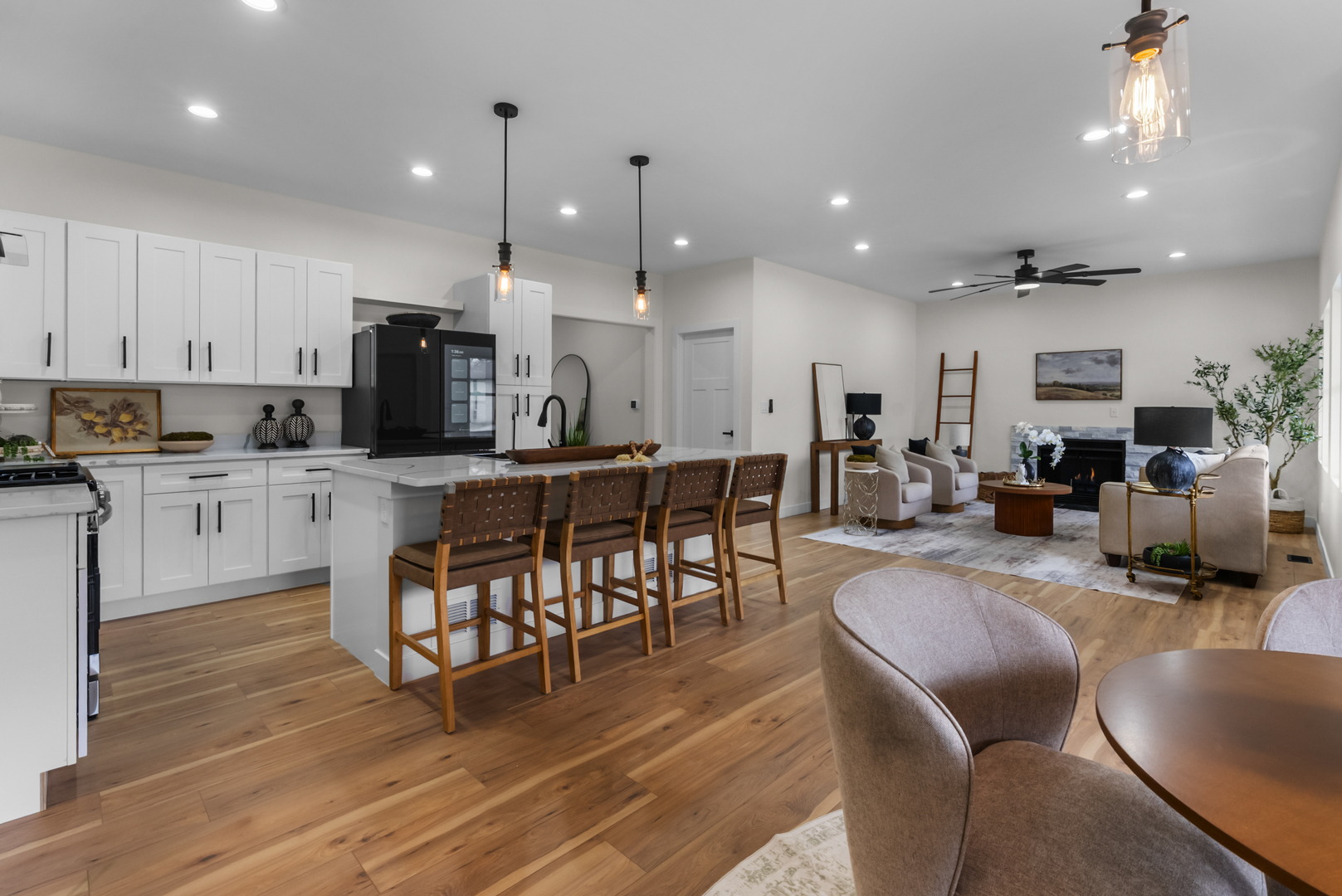 17 West Dearborn Street Plano, IL 60545 - Photo 11 of 35