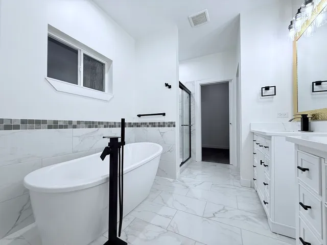 $470,000 | 17 West Dearborn Street, Plano, IL 60545