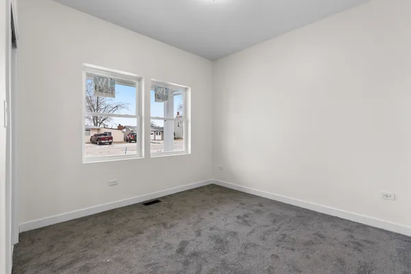 $445,000 | 17 West Dearborn Street, Plano, IL 60545