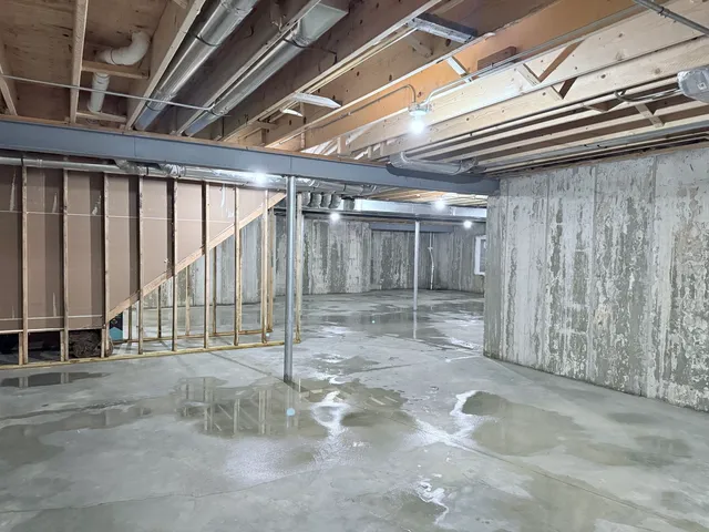 $470,000 | 17 West Dearborn Street, Plano, IL 60545