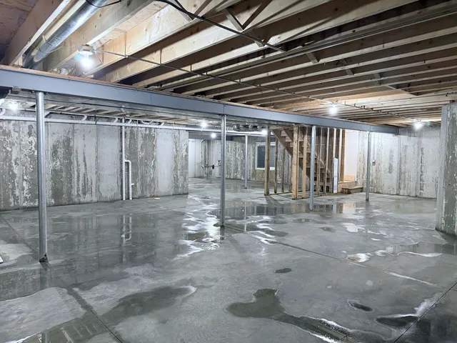 $470,000 | 17 West Dearborn Street, Plano, IL 60545