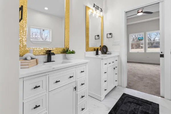 $445,000 | 17 West Dearborn Street, Plano, IL 60545