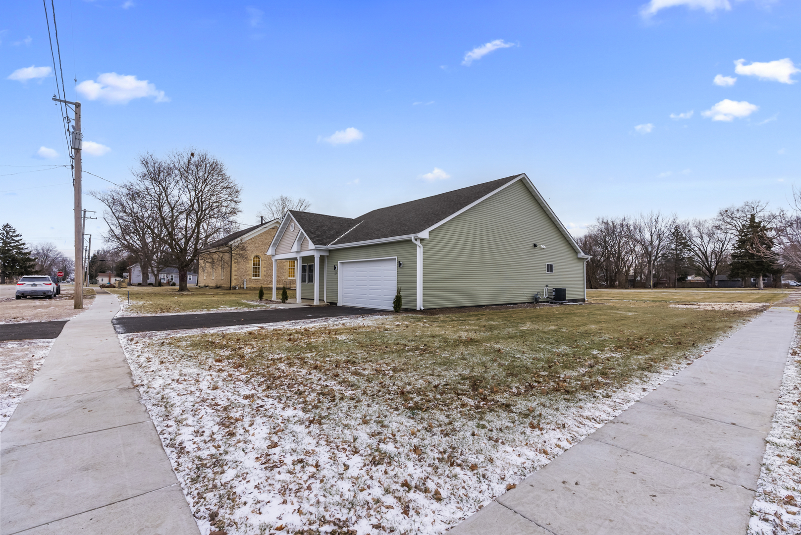 17 West Dearborn Street Plano, IL 60545 - Photo 3 of 35