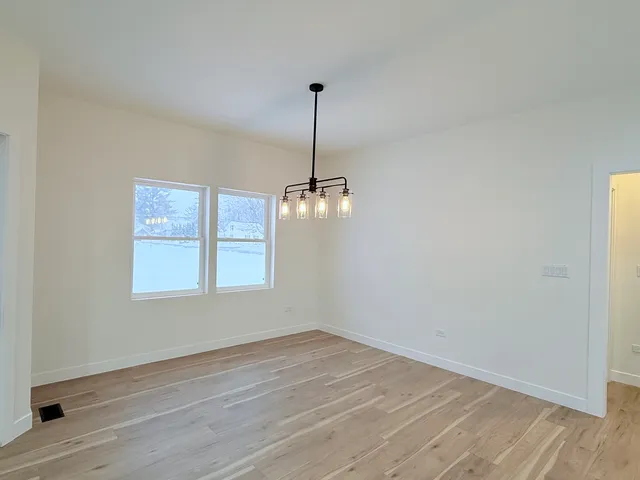 $470,000 | 17 West Dearborn Street, Plano, IL 60545