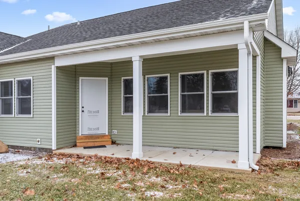 $445,000 | 17 West Dearborn Street, Plano, IL 60545