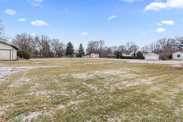 $445,000 | 17 West Dearborn Street, Plano, IL 60545