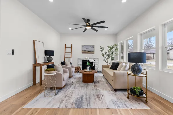 $445,000 | 17 West Dearborn Street, Plano, IL 60545