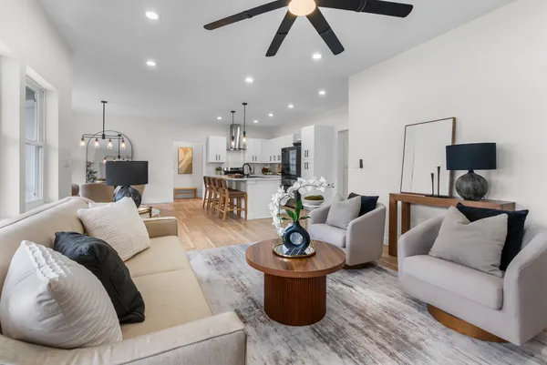 $445,000 | 17 West Dearborn Street, Plano, IL 60545