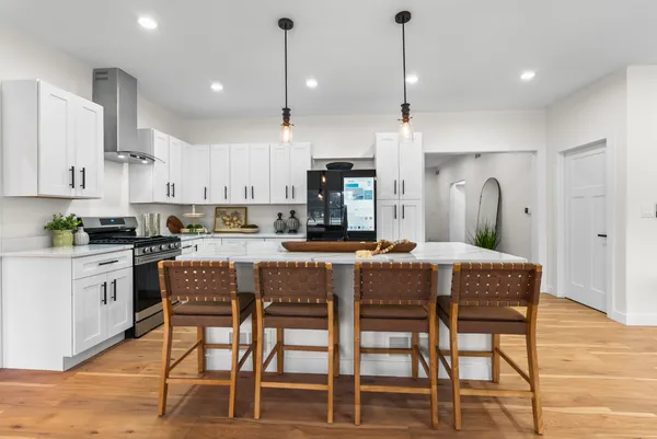 $445,000 | 17 West Dearborn Street, Plano, IL 60545