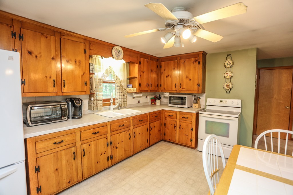 19 Stillwater Road Methuen, MA 01844 - Photo 13 of 30 Gallery Image 13
