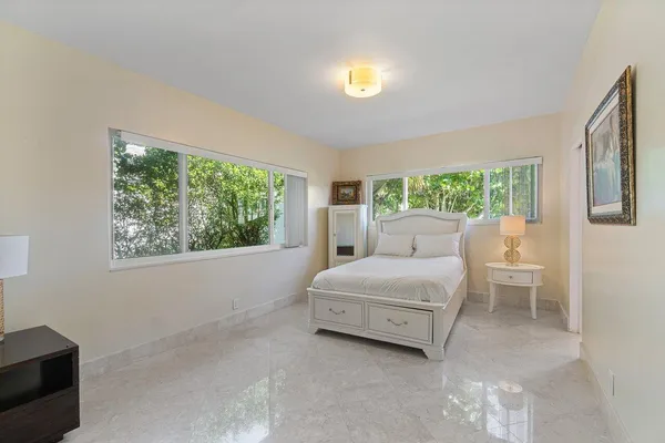 $10,000 | 3 Ocean Lane, Palm Beach, FL 33480